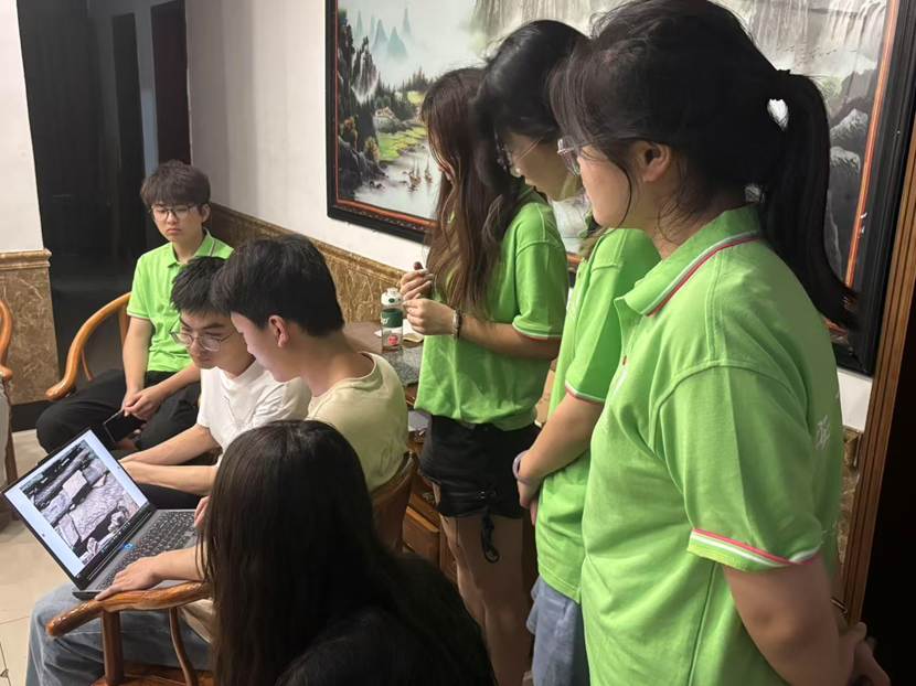 崖上筑语7月8日 通过网络了解石板岩村落沿革、石板岩建筑等 毕如钰13949807782 .zip