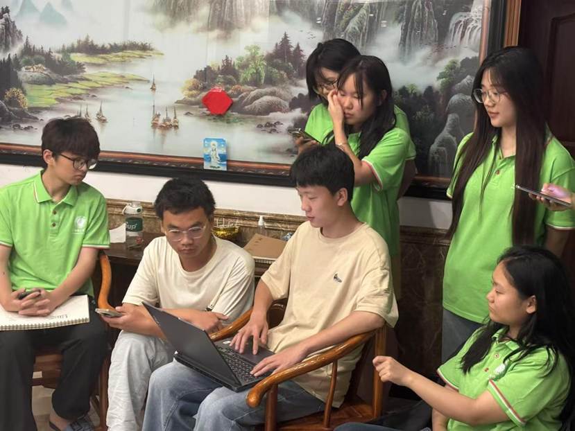 崖上筑语 7月16日 结合照片、草图补全数据,分析整理资料 毕如钰13949807782